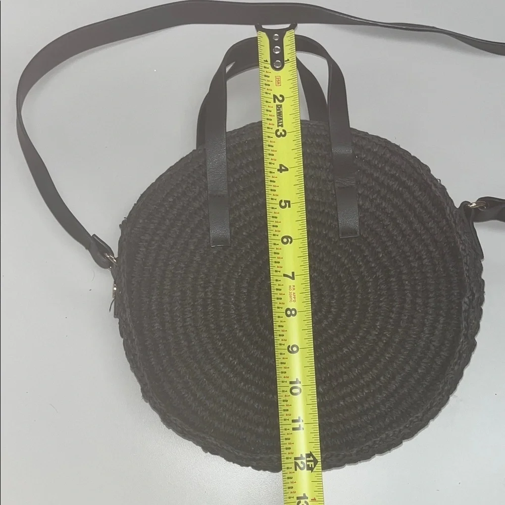 H&M Black Circular Crossbody Bag / with handles